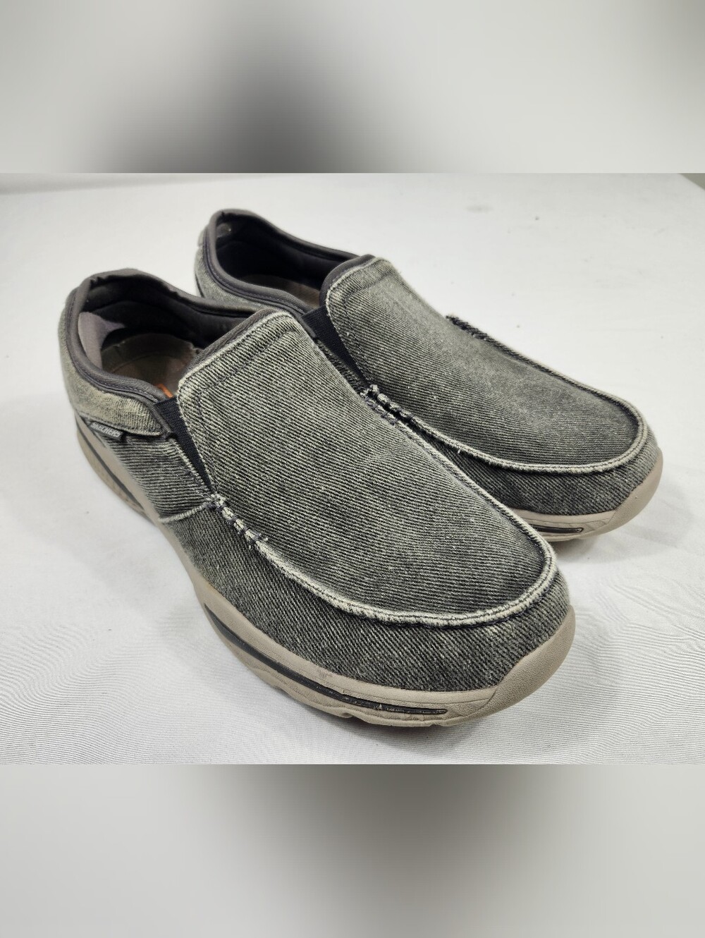 Skechers Men's 10.5 M Relaxed Fit Memory Foam Gray Slip-On Loafers